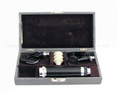 Combination otoscope ophthalmoscope 